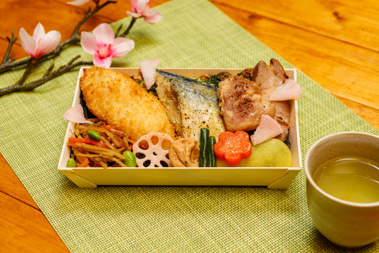 【春限定】鰆の木の芽味噌焼き、 味噌漬け焼豚、鶏もも西京焼き 江戸前ちば海苔弁