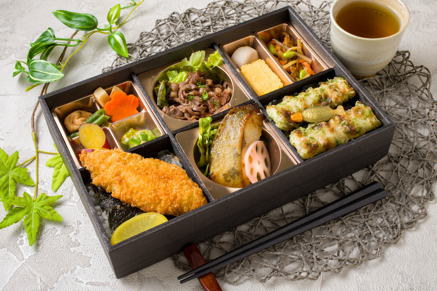 黒毛和牛すき焼きと銀ひらす西京焼き 江戸前ちば海苔御膳